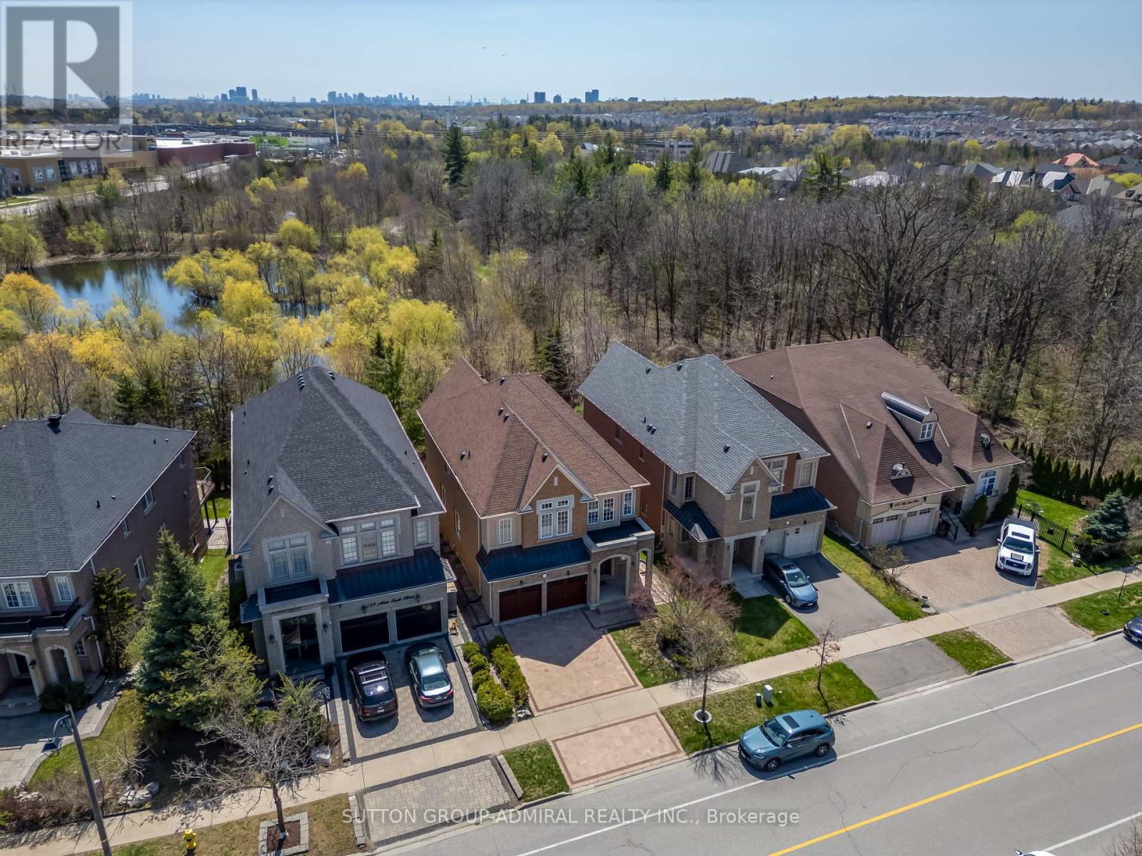 143 Marc Santi Boulevard, Vaughan, Ontario  L6A 0K7 - Photo 2 - N13110254