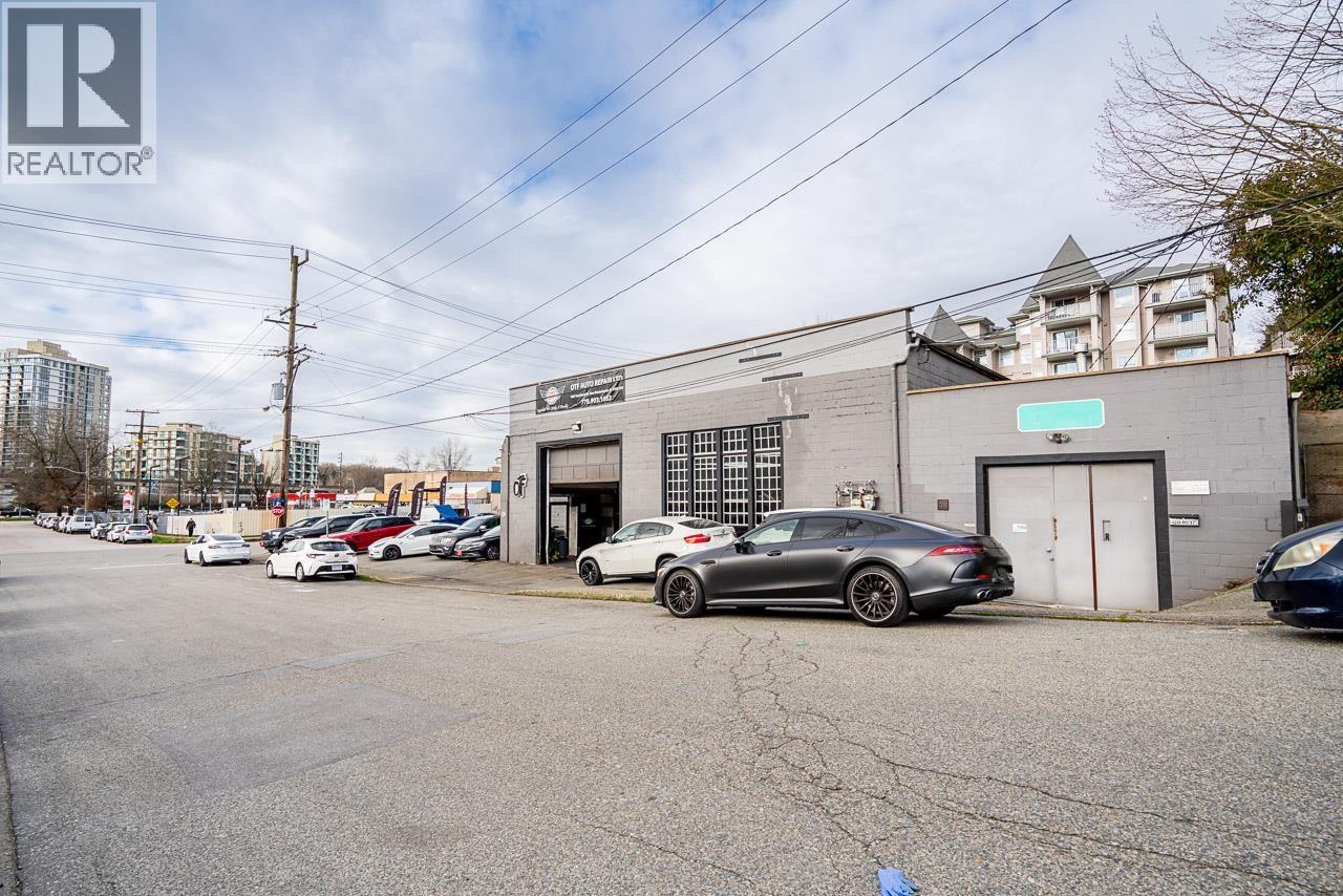 1037 Auckland Street, New Westminster, British Columbia  V3M 4C7 - Photo 2 - C8078645