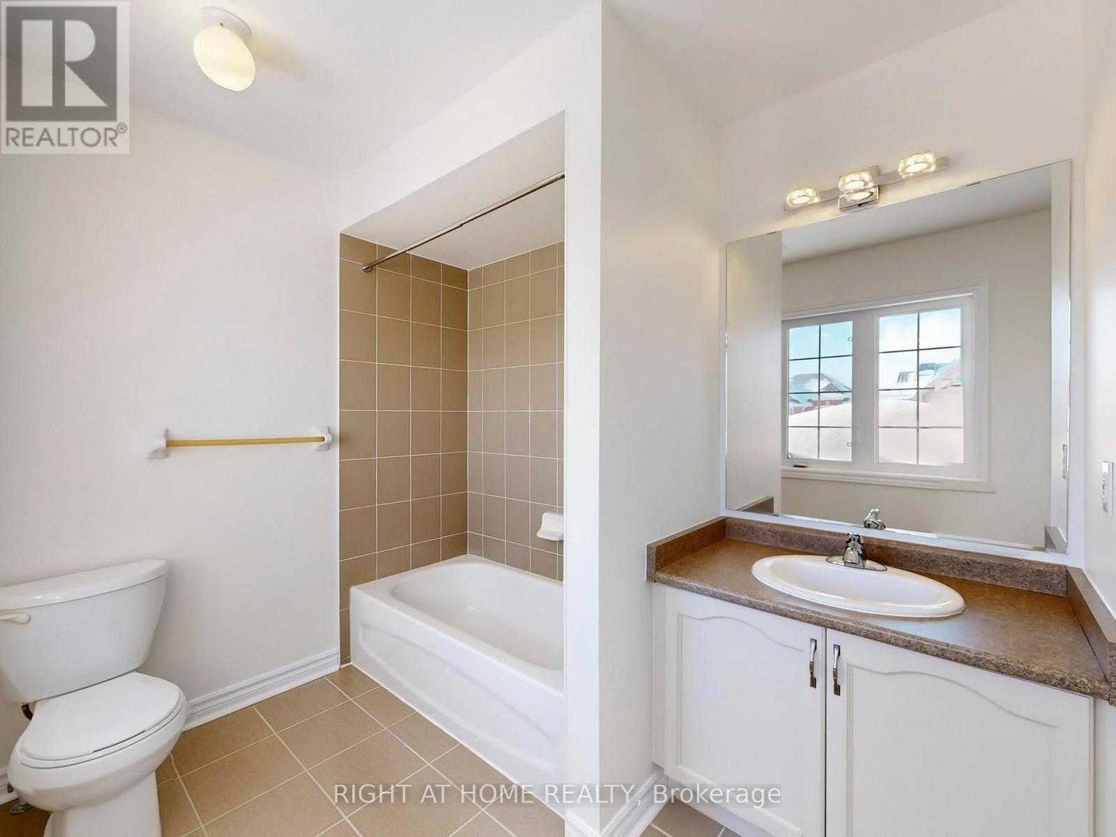 20 Charlemagne Avenue, Barrie, Ontario  L4M 0A7 - Photo 29 - S13110080