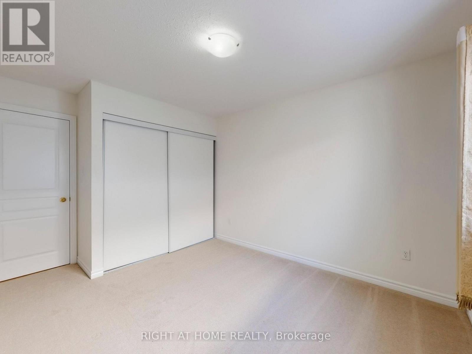 20 Charlemagne Avenue, Barrie, Ontario  L4M 0A7 - Photo 31 - S13110080