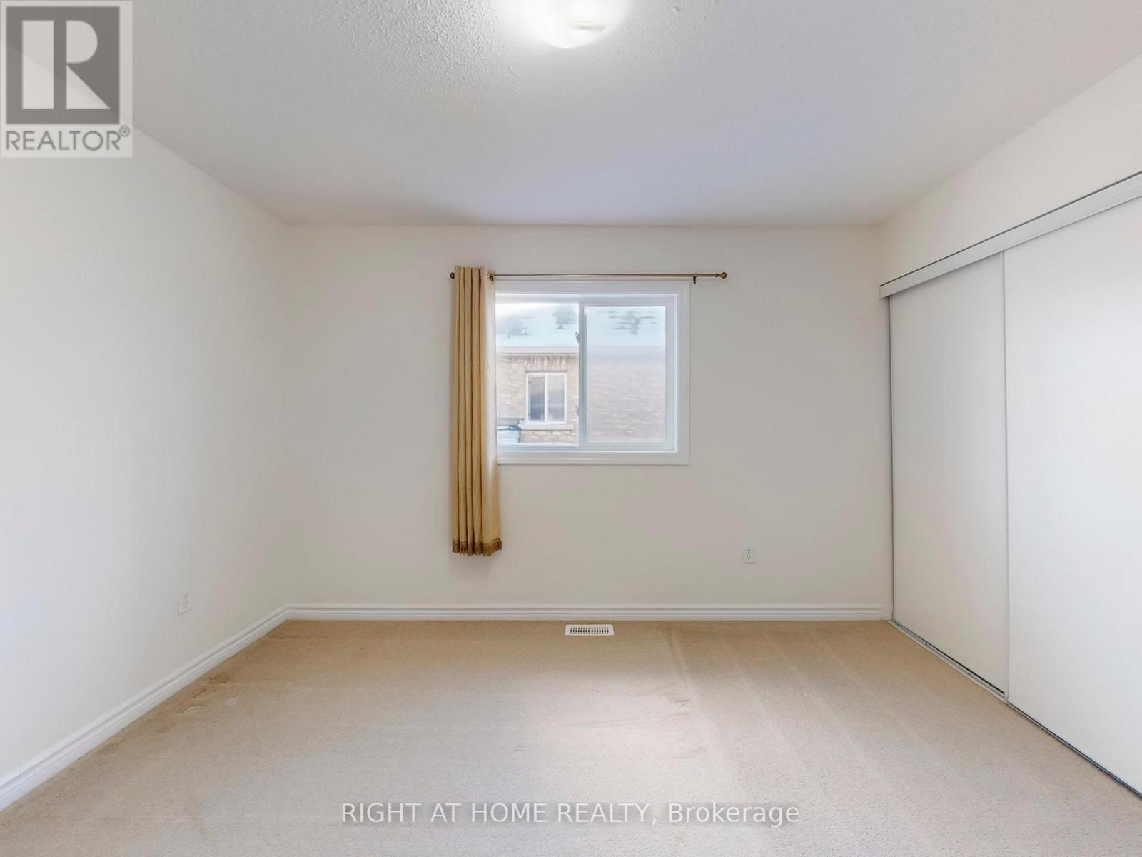 20 Charlemagne Avenue, Barrie, Ontario  L4M 0A7 - Photo 34 - S13110080