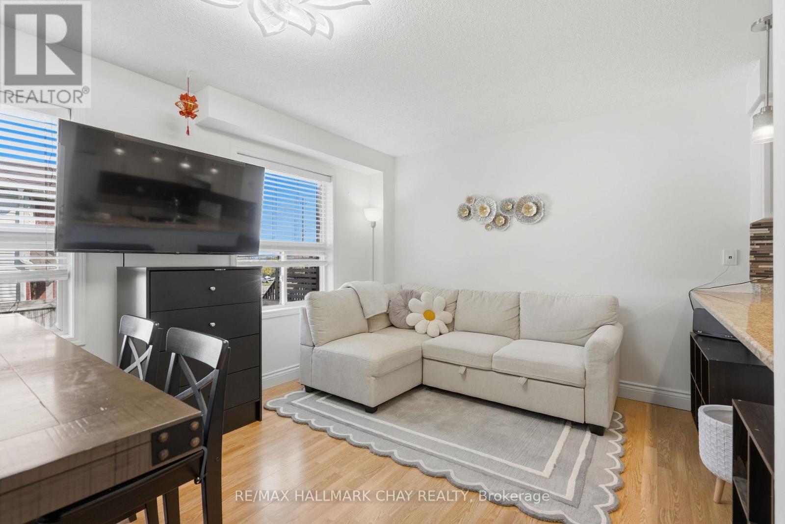 4 Hawthorne Crescent, Barrie, Ontario  L4N 8K1 - Photo 10 - S13110082