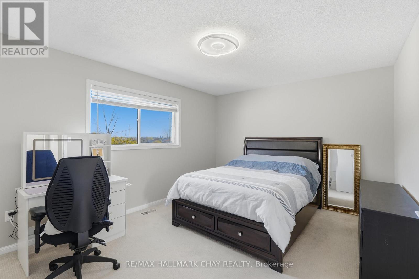 4 Hawthorne Crescent, Barrie, Ontario  L4N 8K1 - Photo 16 - S13110082