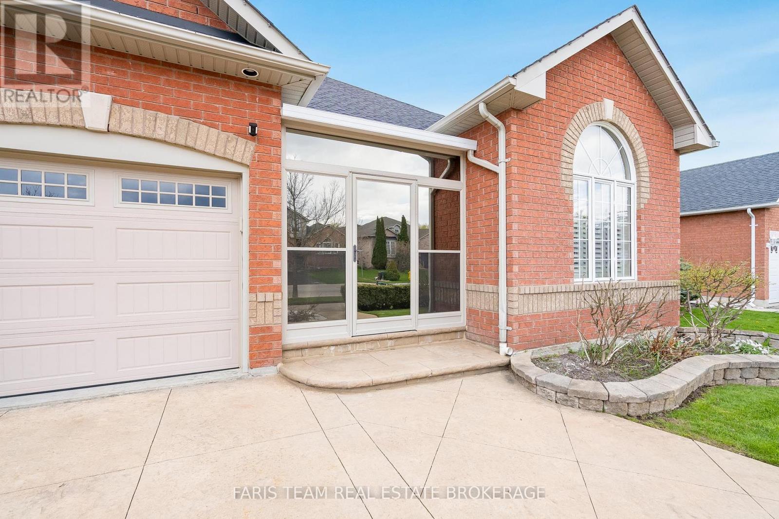 56 Edwards Drive, Barrie, Ontario  L4N 9K8 - Photo 5 - S13110110