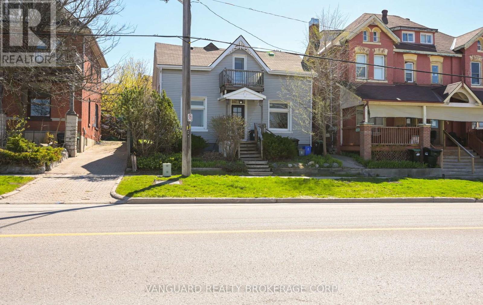 103 Mulcaster Street, Barrie, Ontario  L4M 3M7 - Photo 2 - S13110124