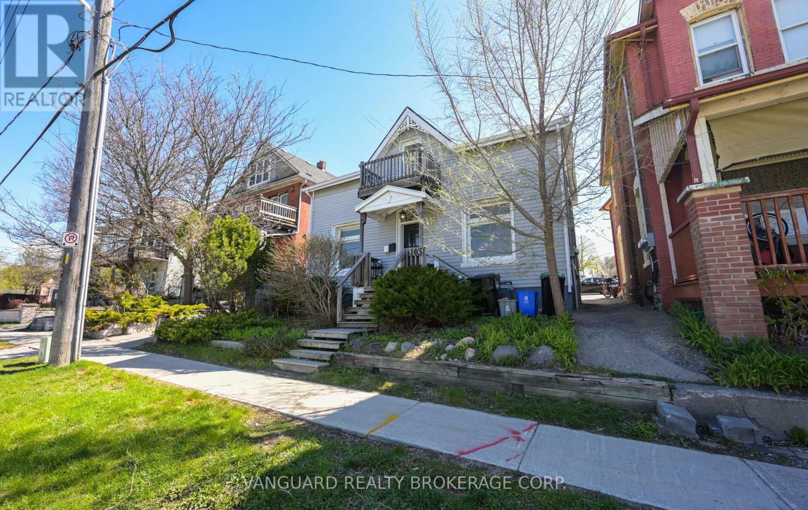 103 Mulcaster Street, Barrie, Ontario  L4M 3M7 - Photo 3 - S13110124