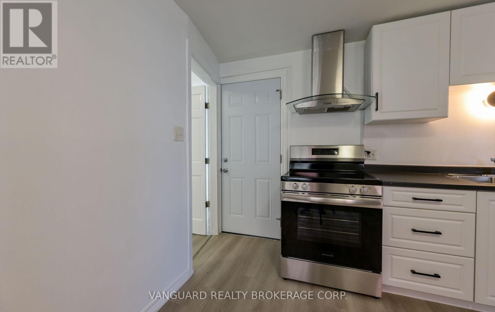 103 Mulcaster Street, Barrie, Ontario  L4M 3M7 - Photo 33 - S13110124