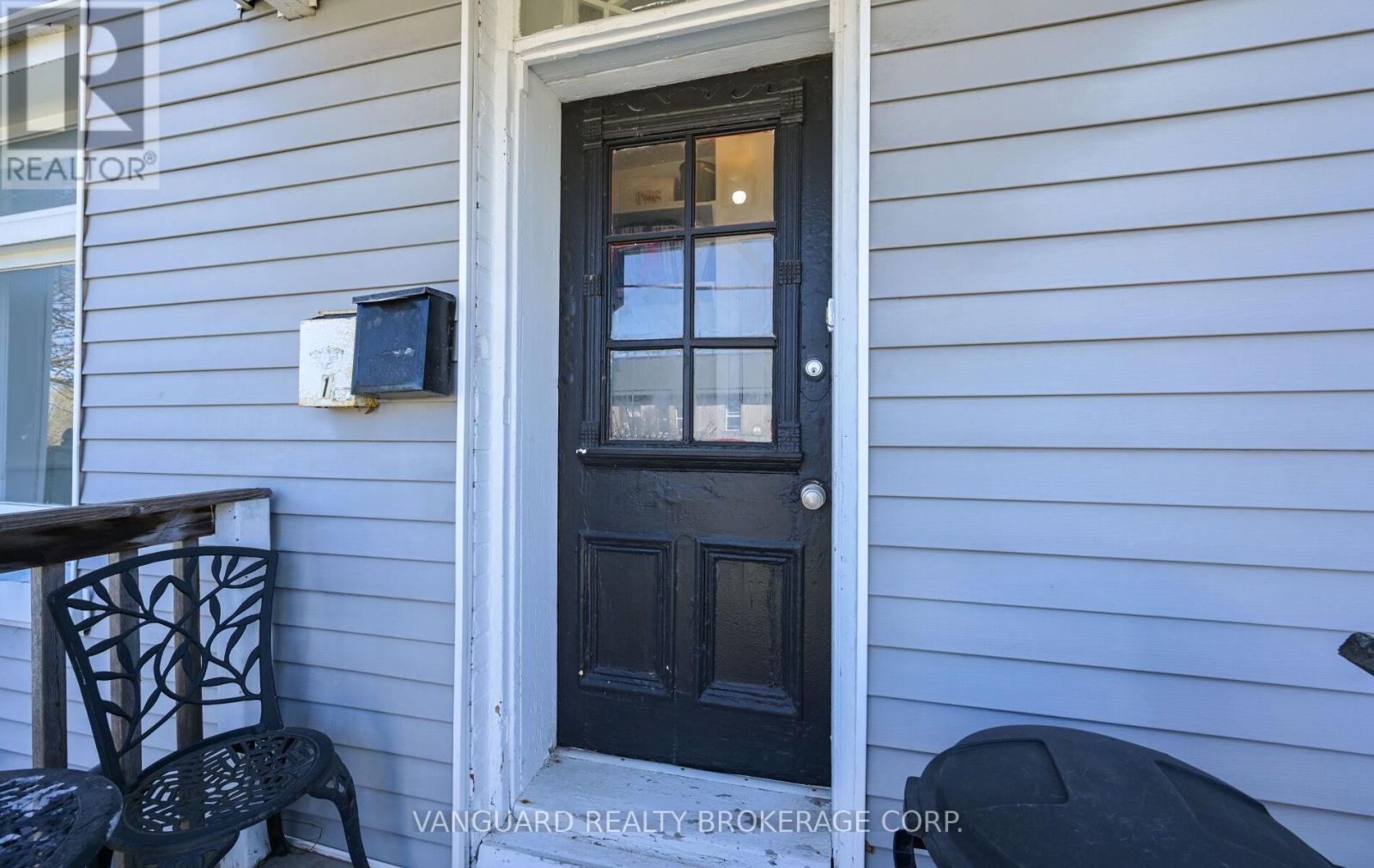 103 Mulcaster Street, Barrie, Ontario  L4M 3M7 - Photo 6 - S13110124