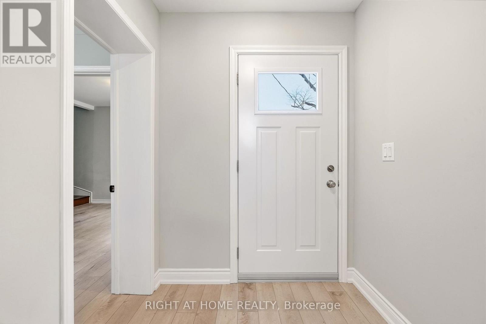 204 Jasper Street, Milton, Ontario  L9T 1T5 - Photo 2 - W13110086