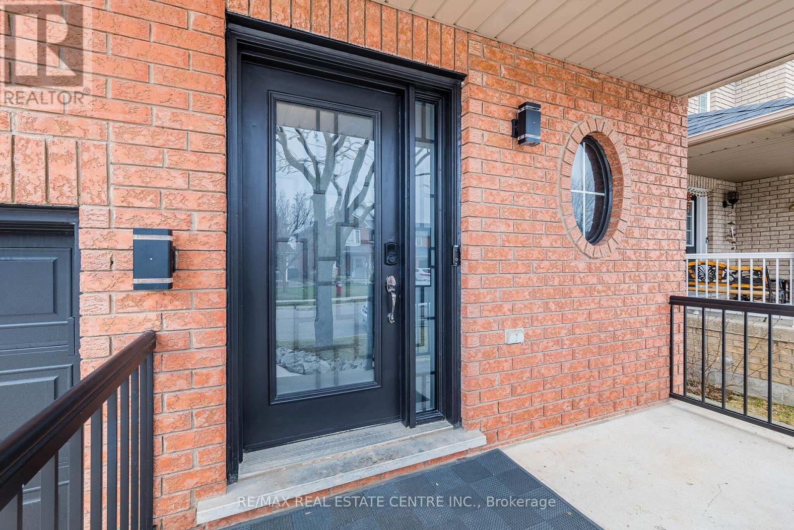 43 Briarcroft Road, Brampton, Ontario  L7A 1X7 - Photo 4 - W13110112