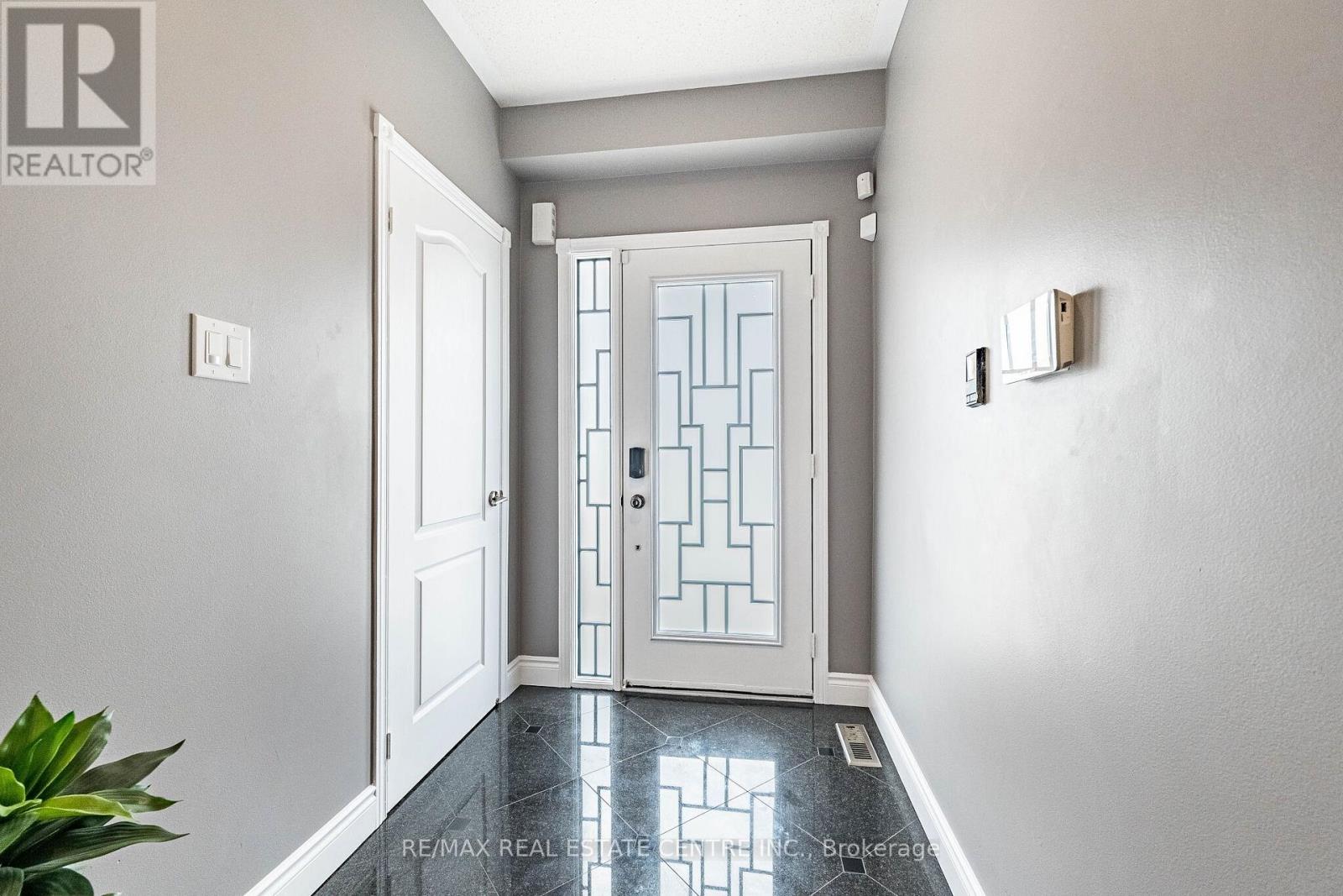 43 Briarcroft Road, Brampton, Ontario  L7A 1X7 - Photo 6 - W13110112