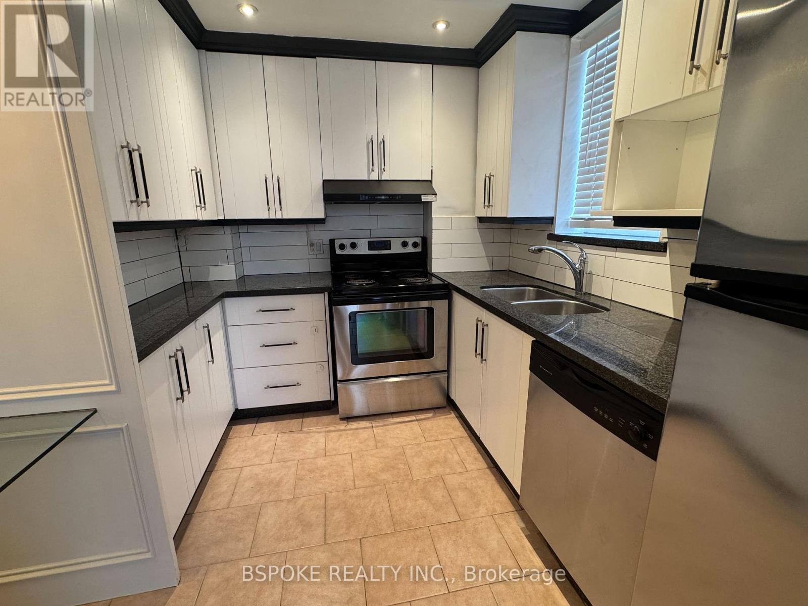 1601 - 3559 Eglinton Avenue W, Toronto, Ontario  M6M 5C6 - Photo 2 - W13110122