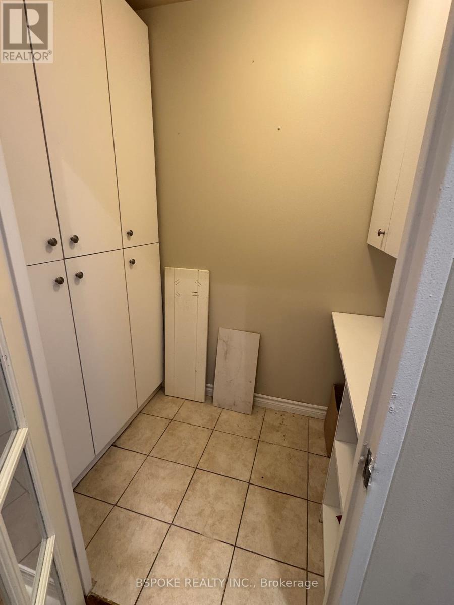 1601 - 3559 Eglinton Avenue W, Toronto, Ontario  M6M 5C6 - Photo 9 - W13110122