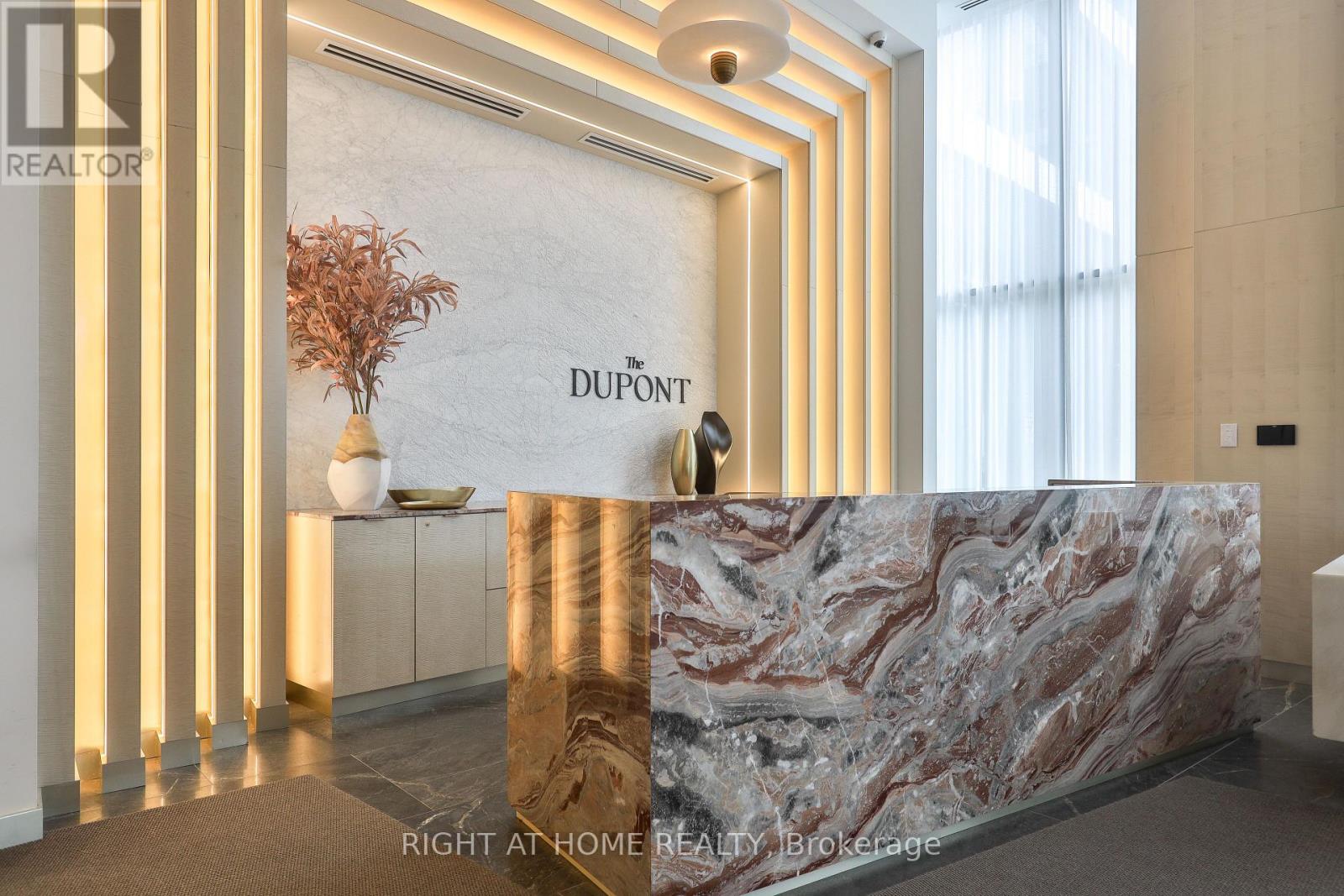 621 - 858 DUPONT STREET, Toronto, Ontario