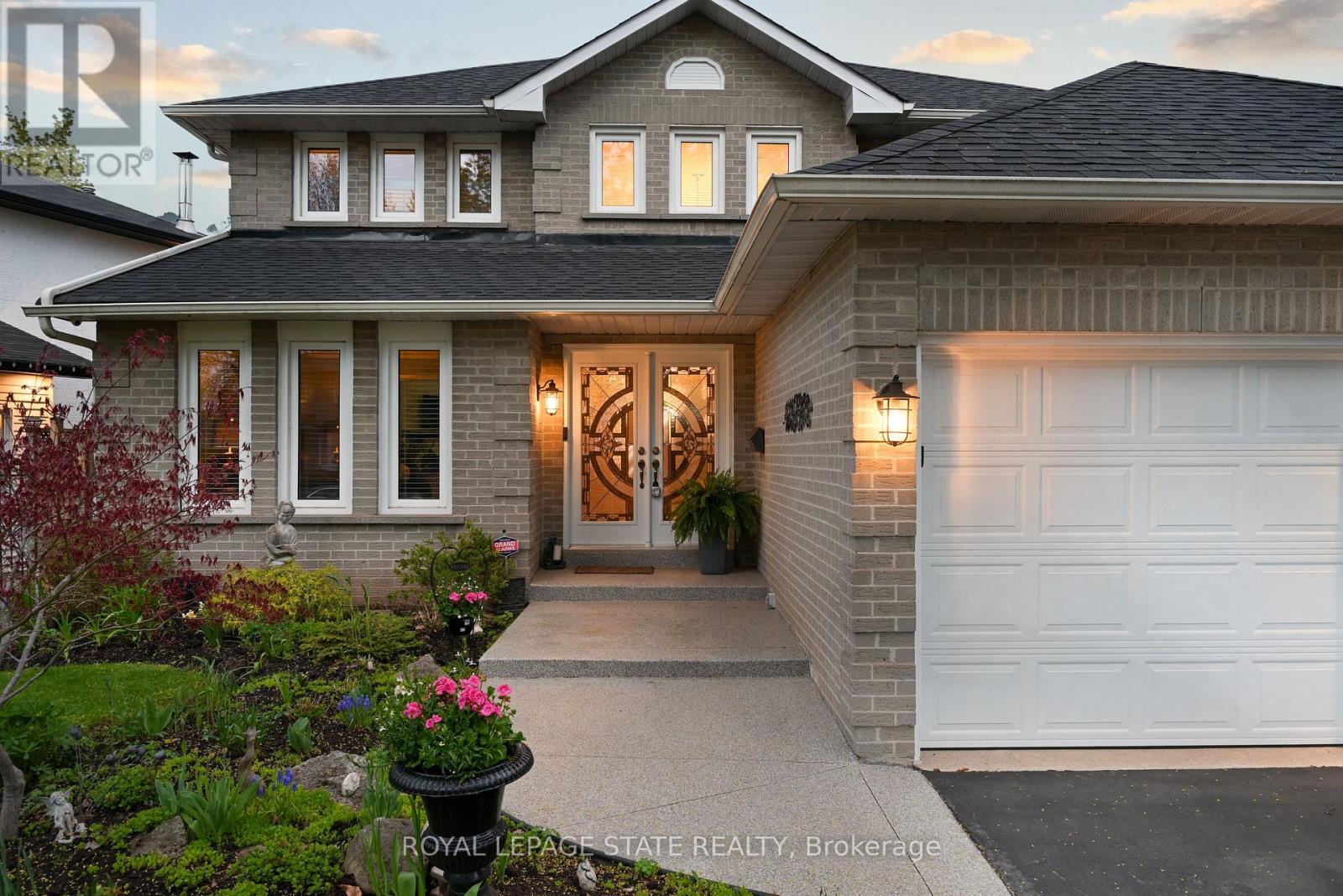 3086 Swansea Drive, Oakville, Ontario  L6L 6H6 - Photo 2 - W13110162