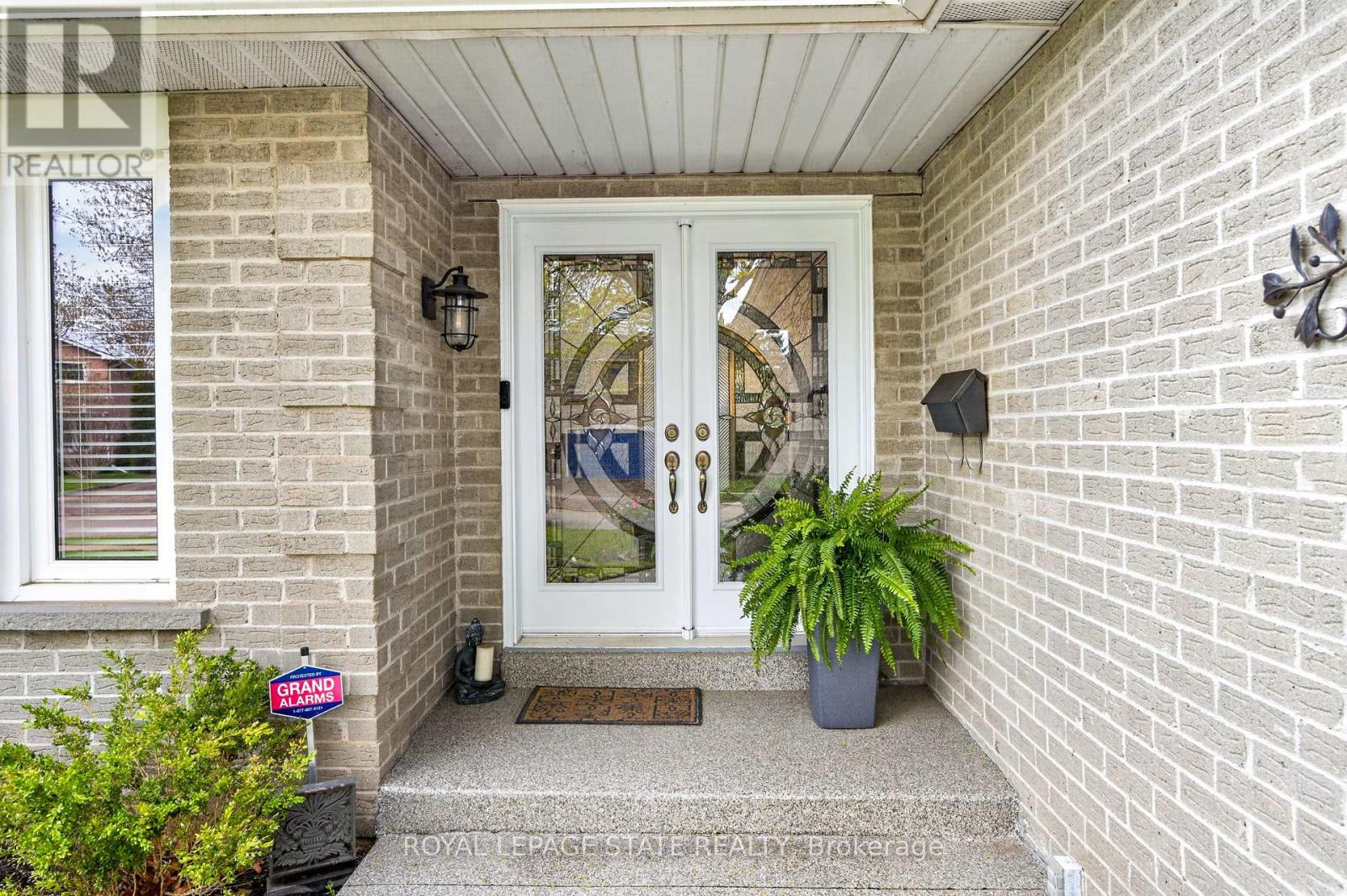 3086 Swansea Drive, Oakville, Ontario  L6L 6H6 - Photo 5 - W13110162