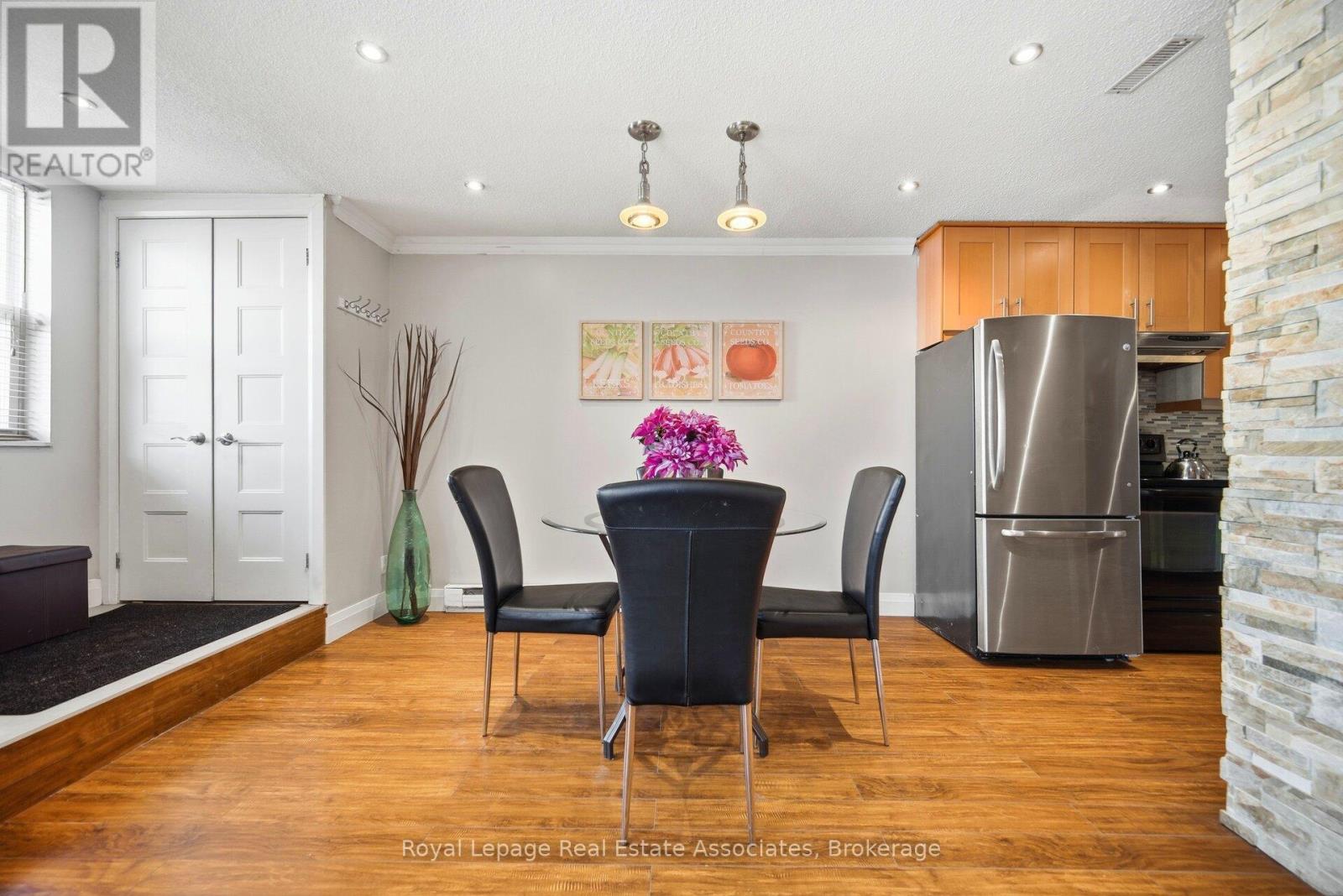 222 - 1055 Dundas Street E, Mississauga, Ontario  L4Y 3X6 - Photo 3 - W13110164
