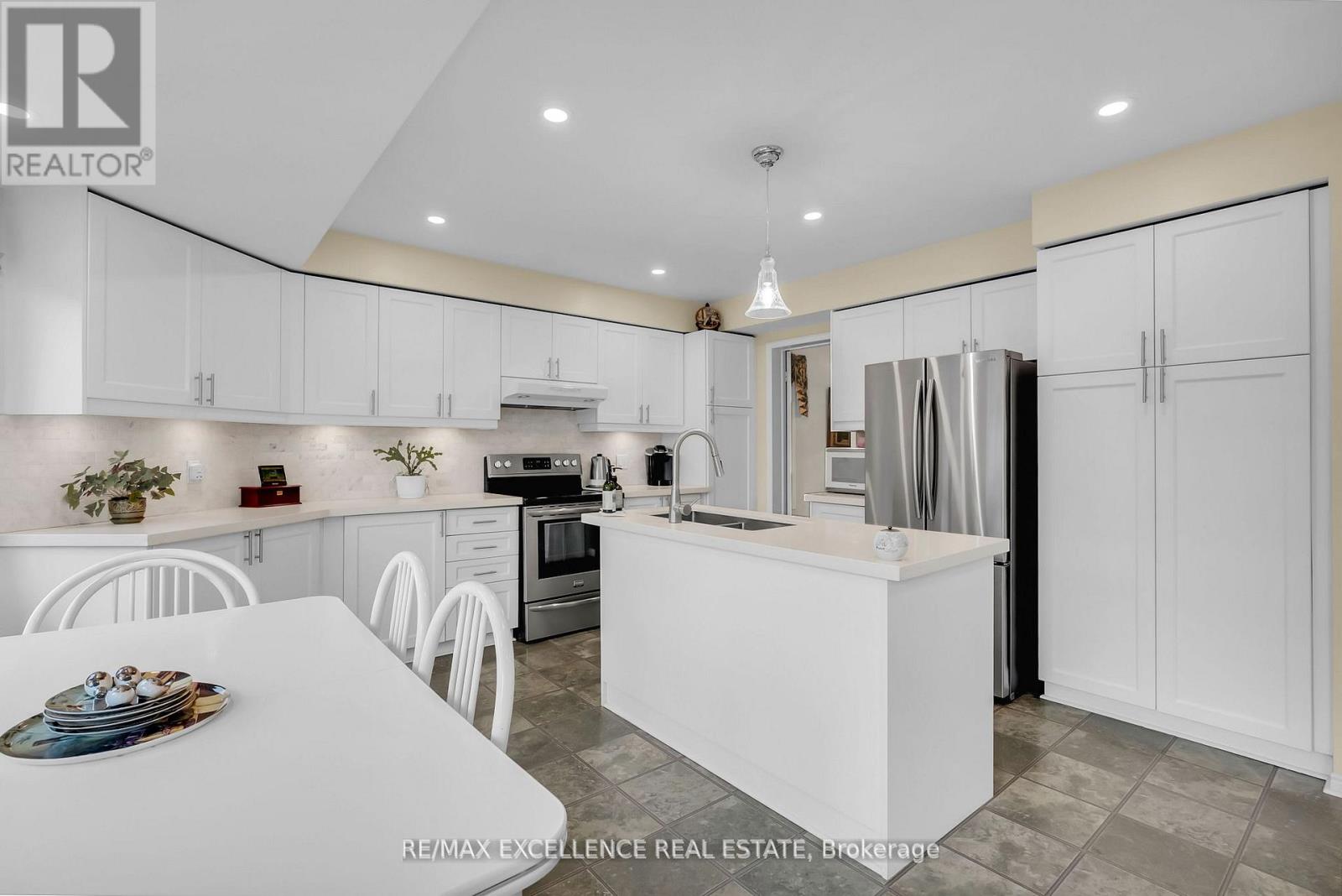 4 Novella Place, Brampton, Ontario  L6S 5X1 - Photo 14 - W13110184