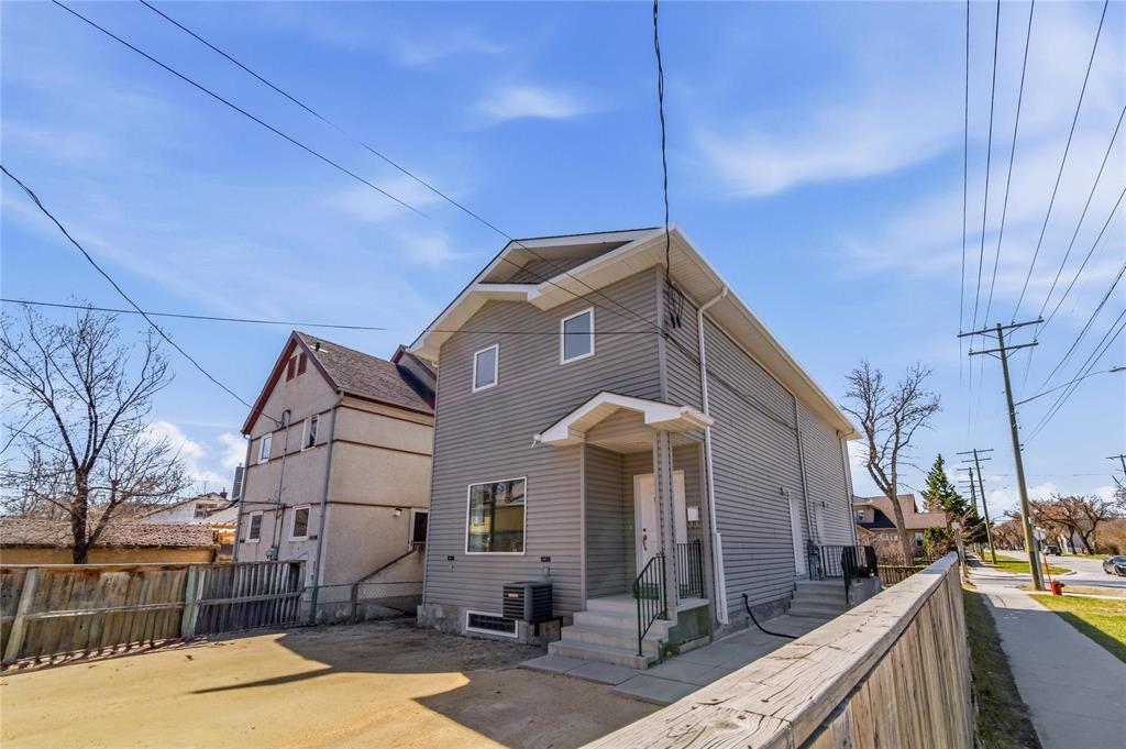 2 349 Redwood Avenue, Winnipeg, Manitoba  R2W 1S1 - Photo 0 - 202610039