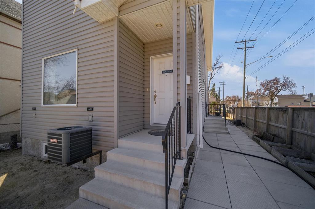 2 349 Redwood Avenue, Winnipeg, Manitoba  R2W 1S1 - Photo 1 - 202610039