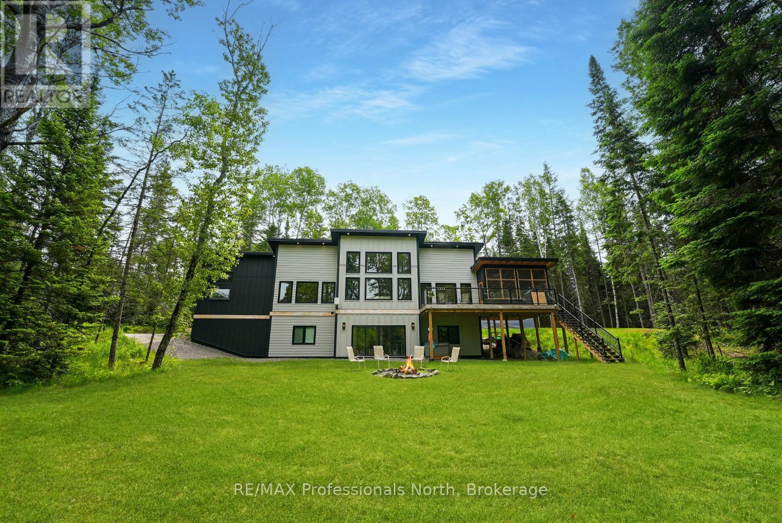 1086 Stothart Creek Road, Dysart Et Al, Ontario  K0M 1S0 - Photo 1 - X12833574