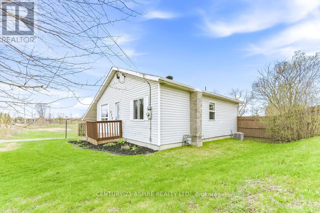 832 River Road, Pembroke, Ontario  K8A 1A7 - Photo 2 - X13110094