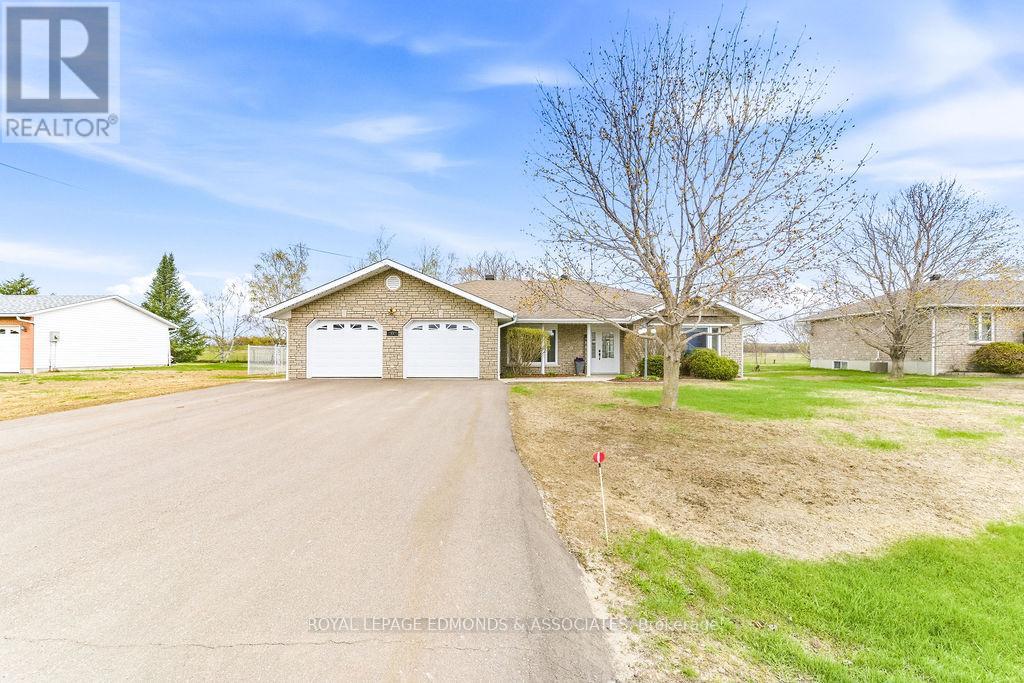 47 CAMERON STREET, Whitewater Region, Ontario