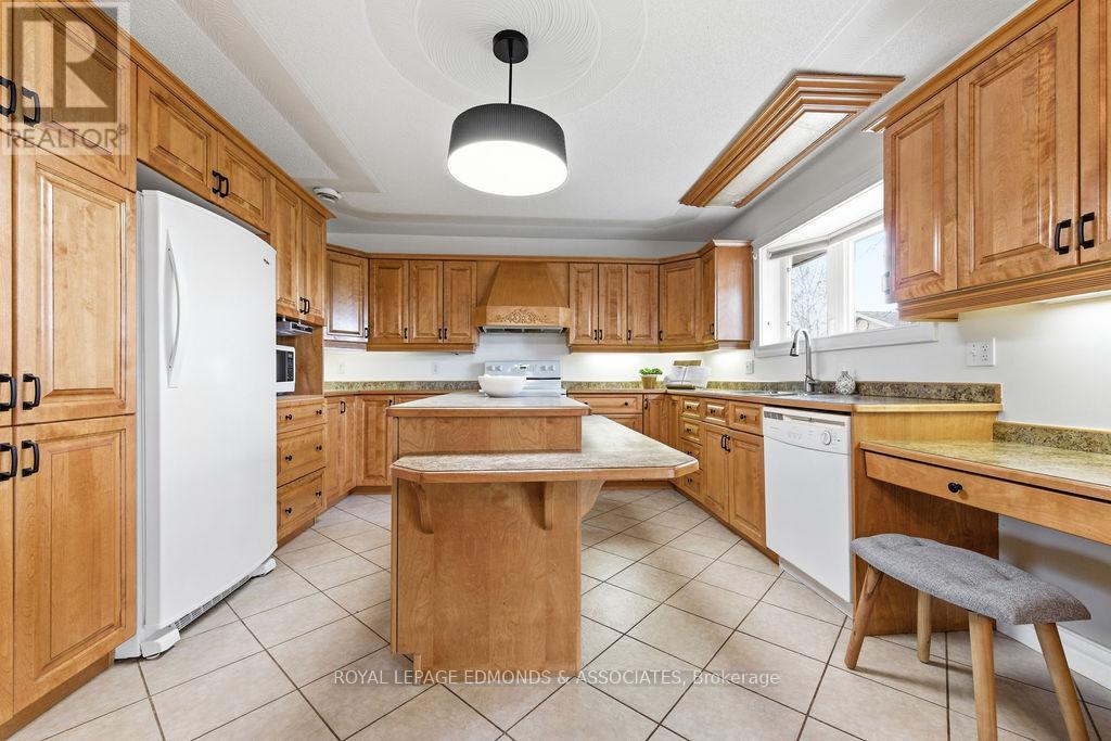 47 Cameron Street, Whitewater Region, Ontario  K0J 1C0 - Photo 15 - X13110212