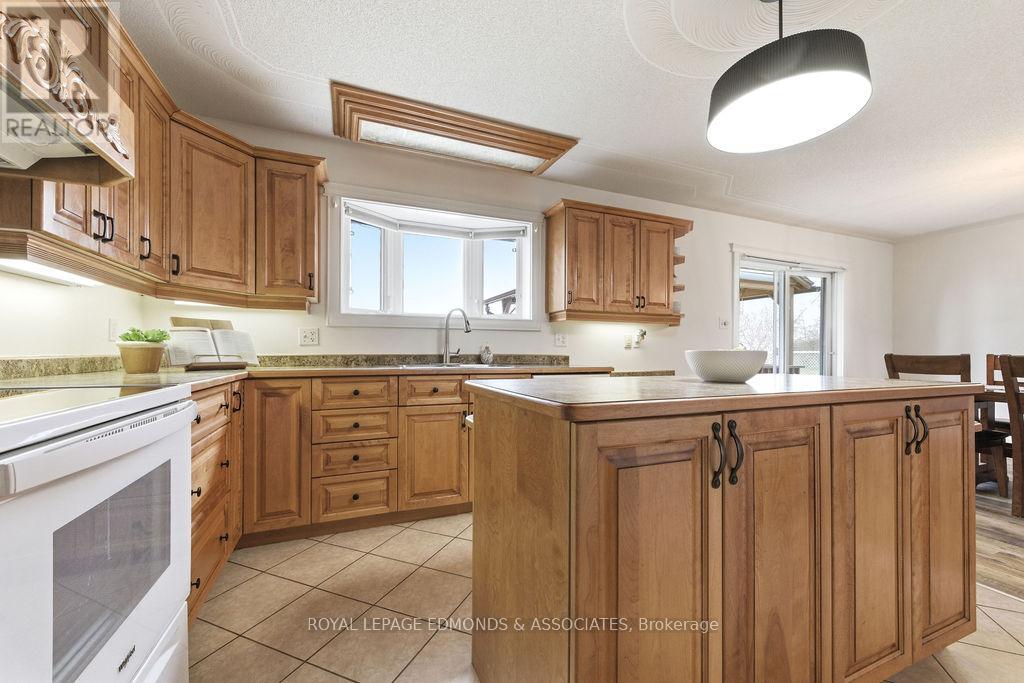 47 Cameron Street, Whitewater Region, Ontario  K0J 1C0 - Photo 18 - X13110212