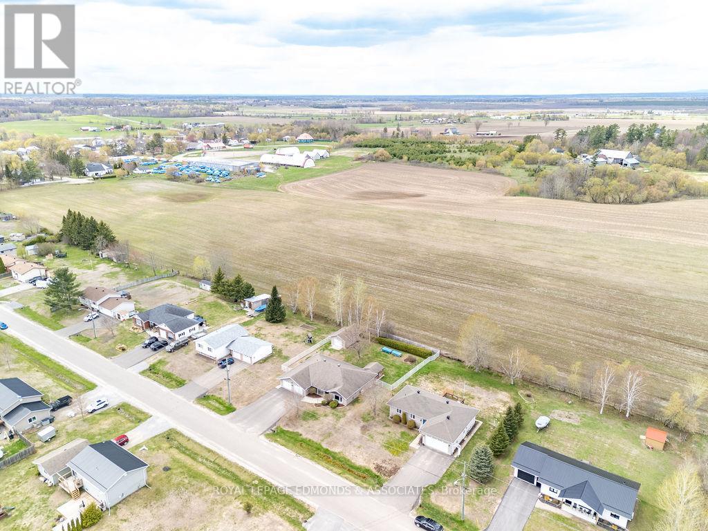 47 Cameron Street, Whitewater Region, Ontario  K0J 1C0 - Photo 31 - X13110212