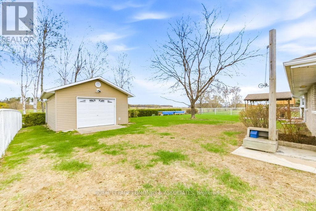 47 Cameron Street, Whitewater Region, Ontario  K0J 1C0 - Photo 36 - X13110212