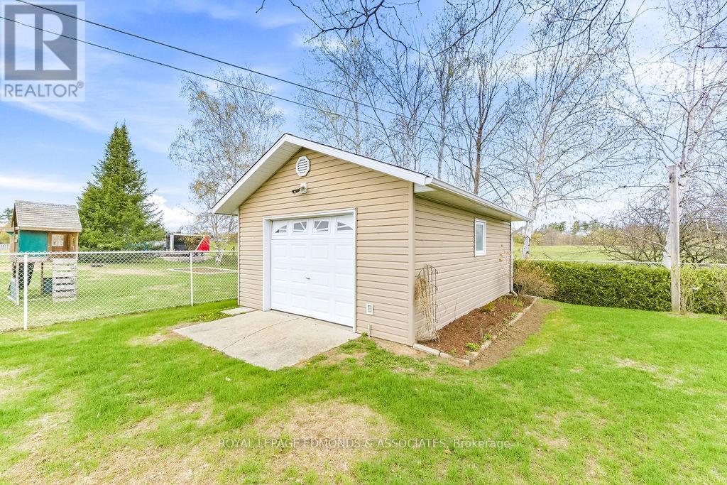 47 Cameron Street, Whitewater Region, Ontario  K0J 1C0 - Photo 5 - X13110212