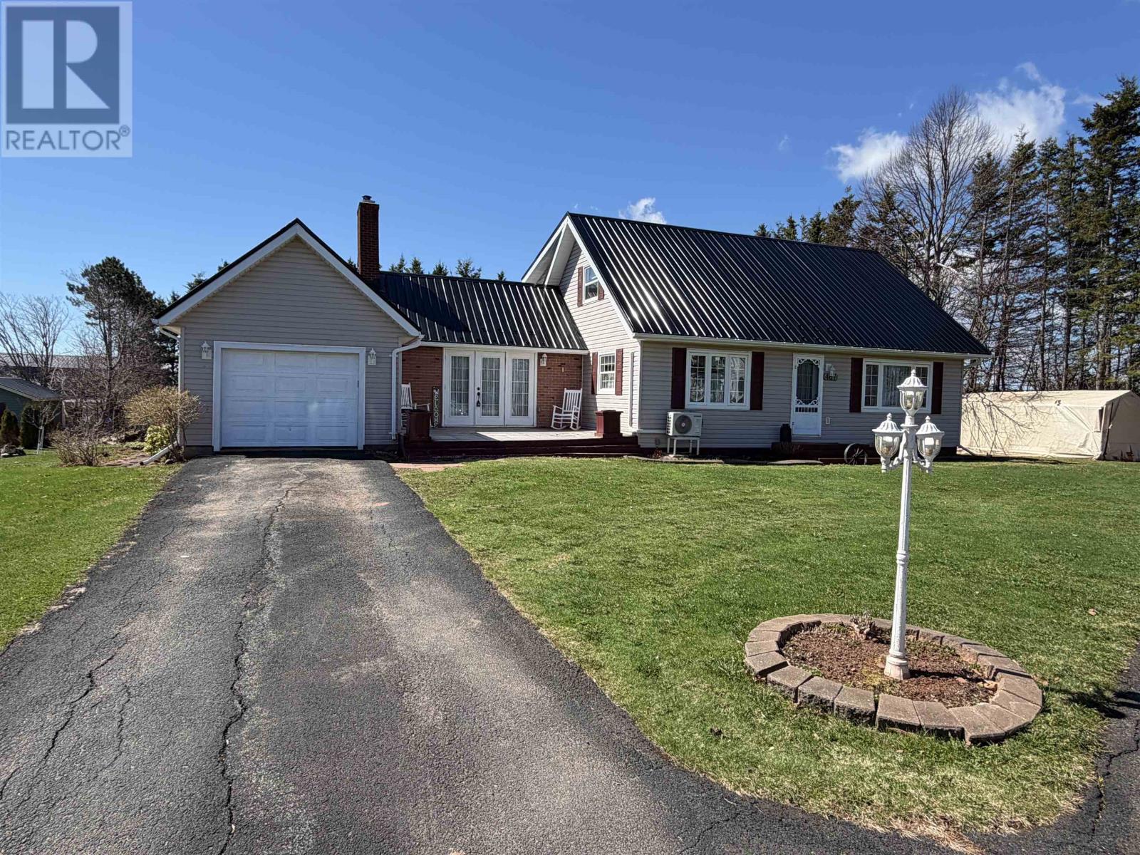 467 Route 2, Souris West, Prince Edward Island  C0A 2B0 - Photo 1 - 202602700