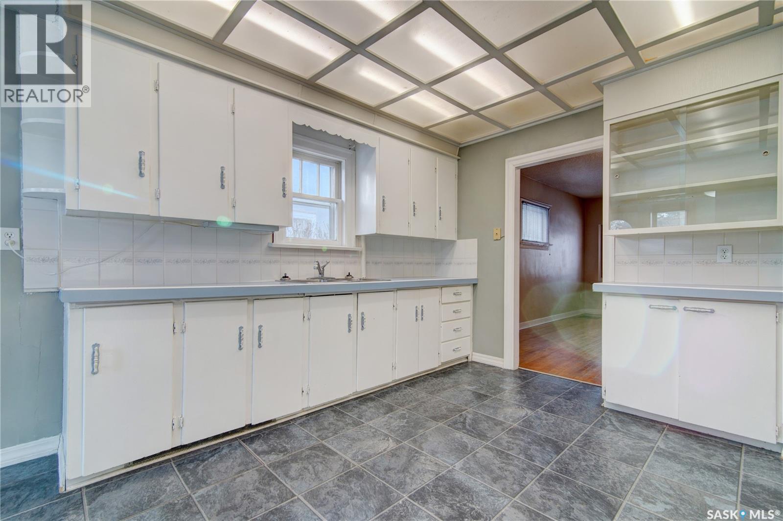 2627 Atkinson Street, Regina, Saskatchewan  S4N 3Y1 - Photo 11 - SK035560