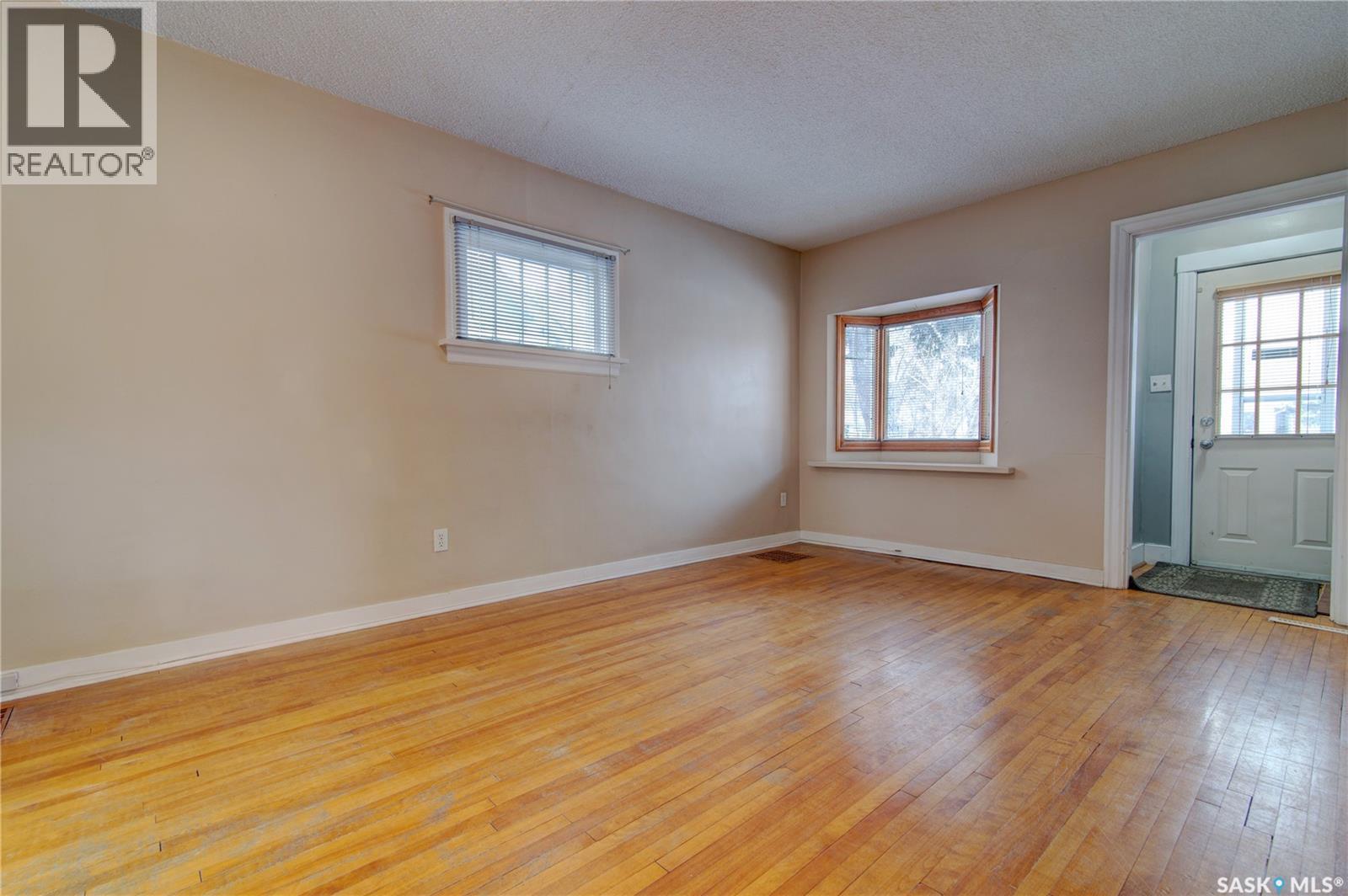 2627 Atkinson Street, Regina, Saskatchewan  S4N 3Y1 - Photo 3 - SK035560