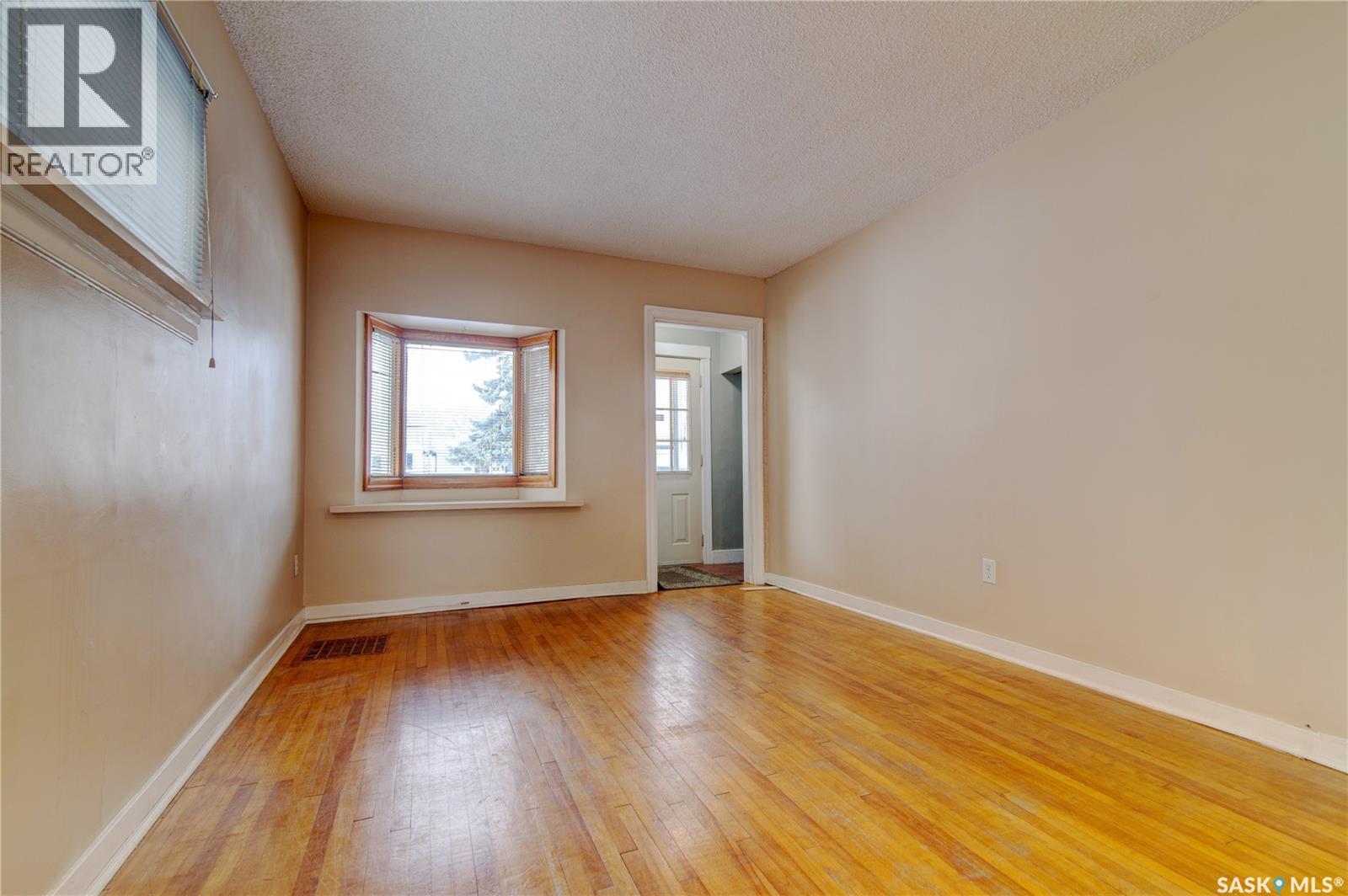 2627 Atkinson Street, Regina, Saskatchewan  S4N 3Y1 - Photo 4 - SK035560