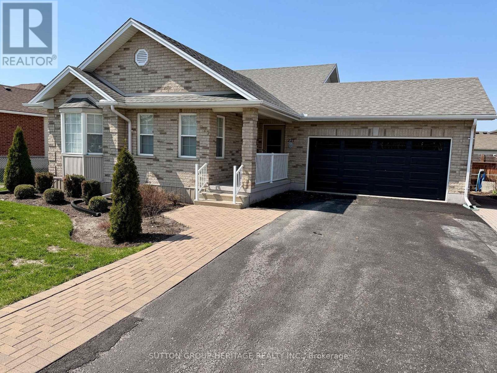 227 VICTORIA AVENUE W, Kawartha Lakes, Ontario
