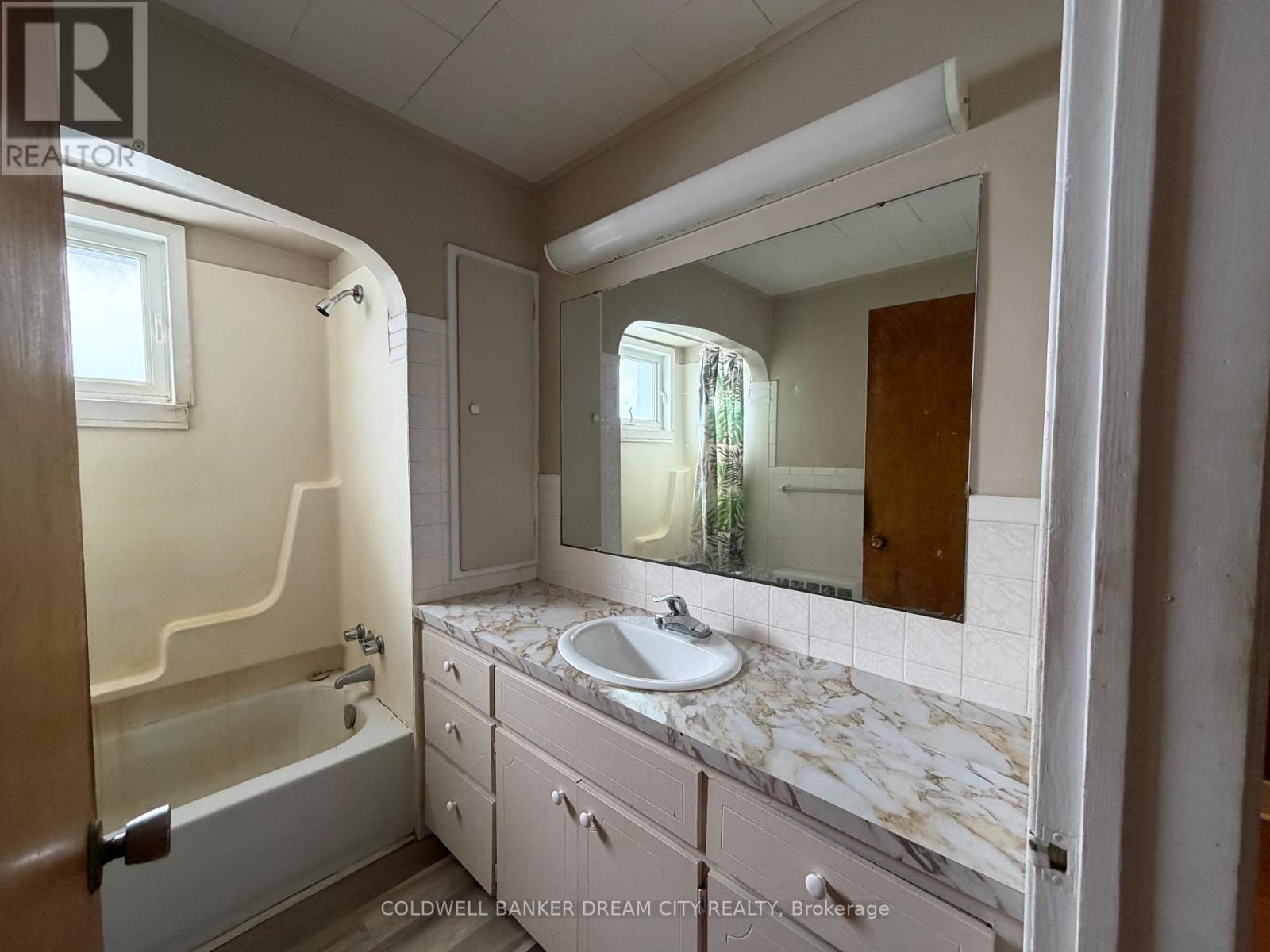 8629 Middle Line Road, Chatham-Kent, Ontario  N0P 1G0 - Photo 27 - X13110256