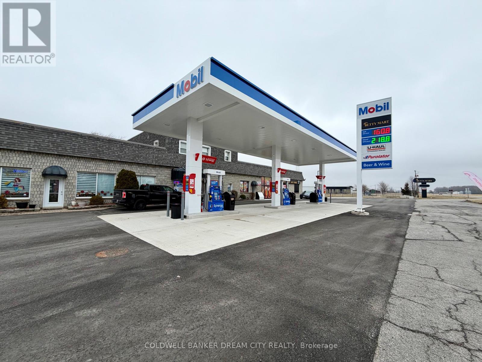 8629 Middle Line Road, Chatham-Kent, Ontario  N0P 1G0 - Photo 5 - X13110256