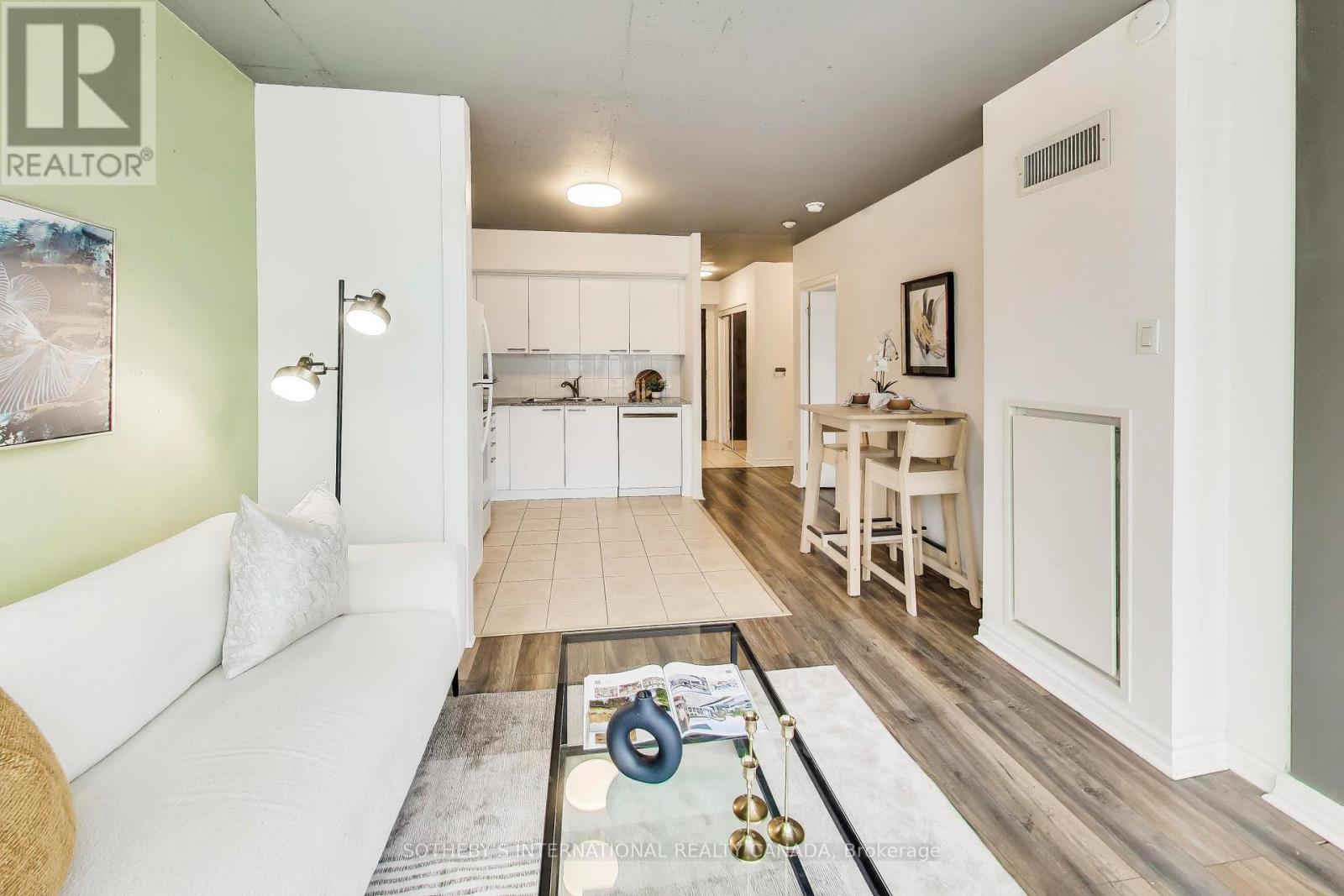2002 - 22 Wellesley Street, Toronto, Ontario  M4Y 1G3 - Photo 4 - C13106194