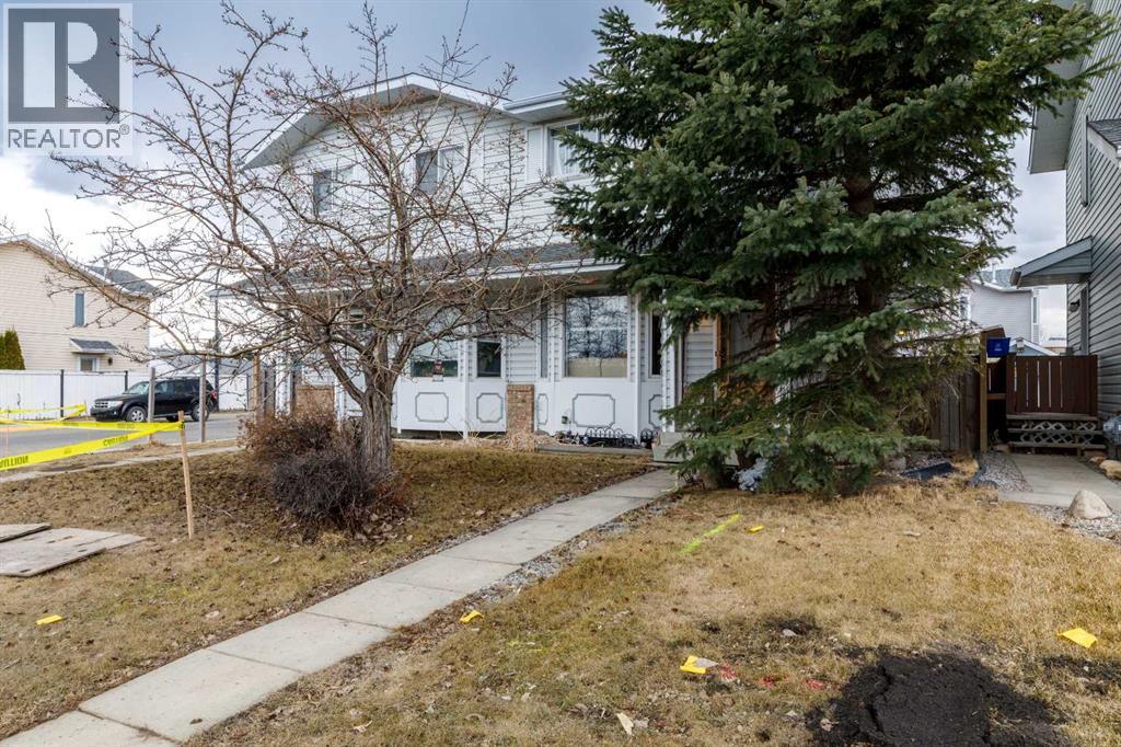 27 Kovac, Red Deer, Alberta  T4P 3M6 - Photo 2 - A2301597