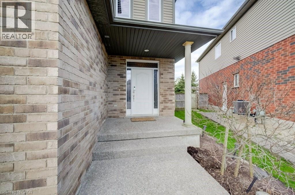 331 Westpark Crescent, Waterloo, Ontario  N2T 3A2 - Photo 4 - 40825731