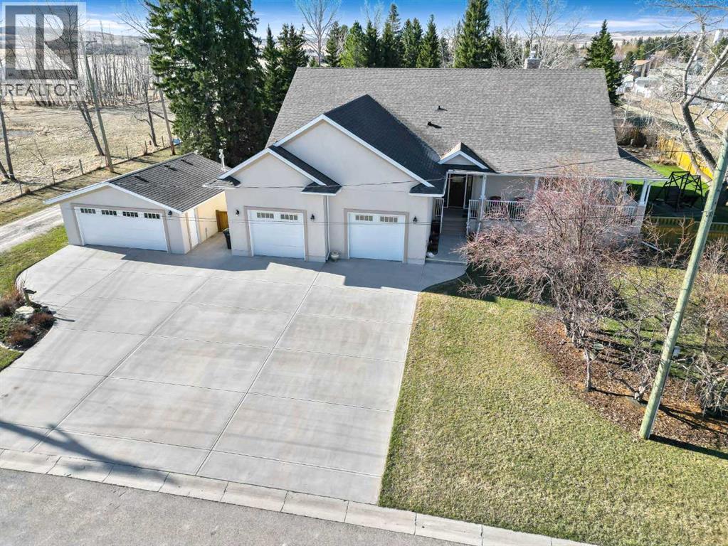 341 1 Avenue SE, Diamond Valley, Alberta