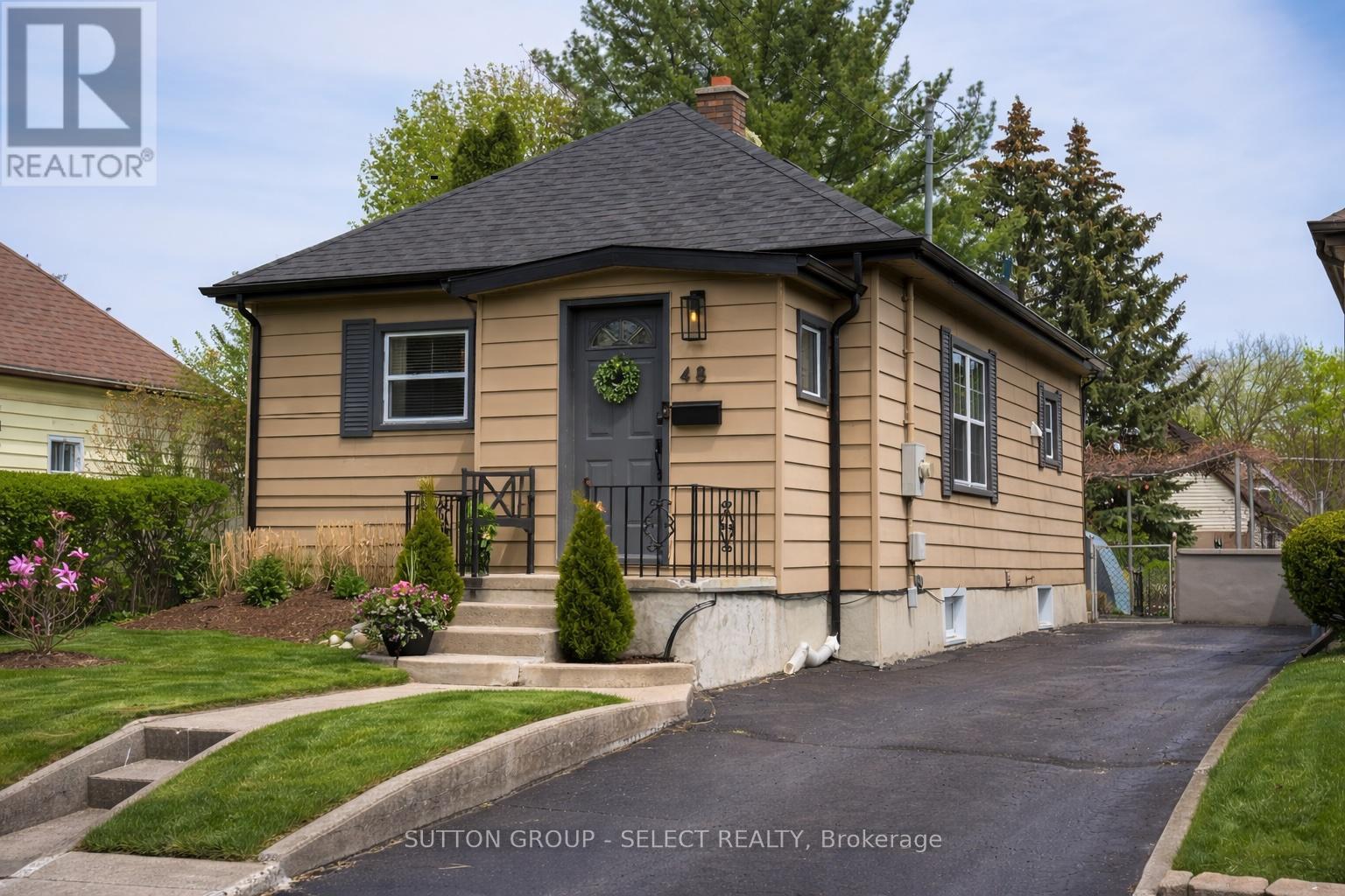 48 BARKER STREET, London East, Ontario