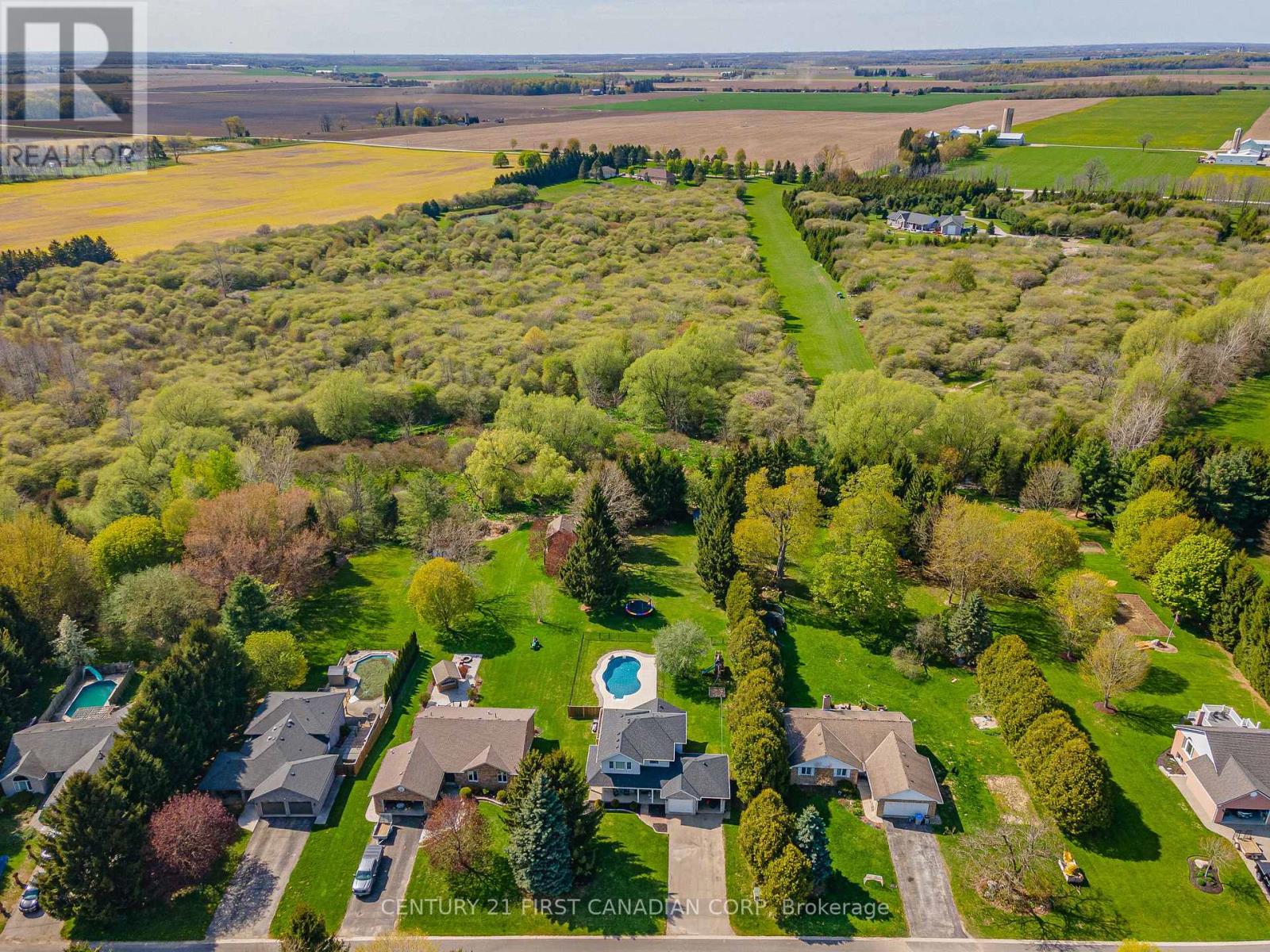 114 Brookfield Street, Middlesex Centre, Ontario  N0M 1P0 - Photo 2 - X13110316