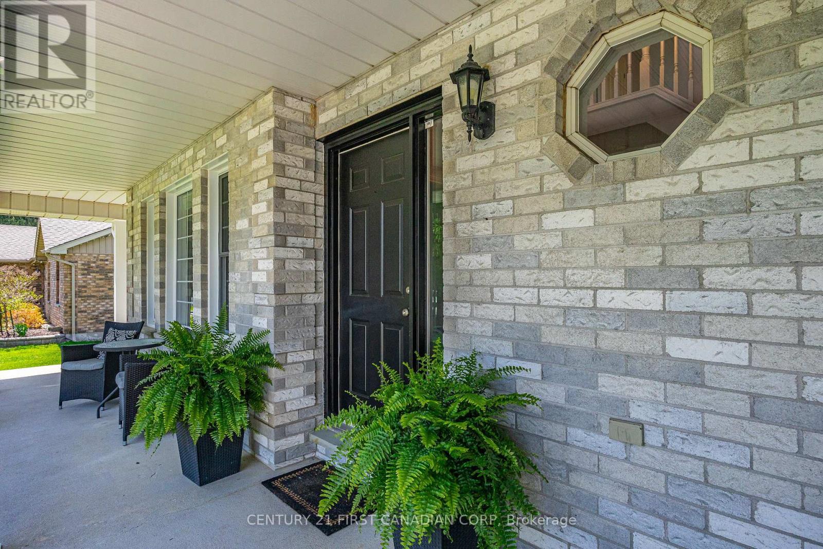 114 Brookfield Street, Middlesex Centre, Ontario  N0M 1P0 - Photo 9 - X13110316