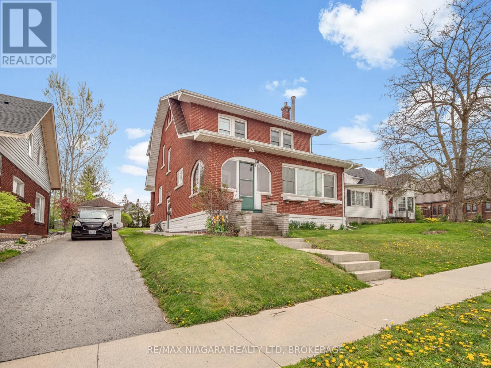 37 Highland Avenue, Fort Erie, Ontario  L2A 2X6 - Photo 1 - X13099208