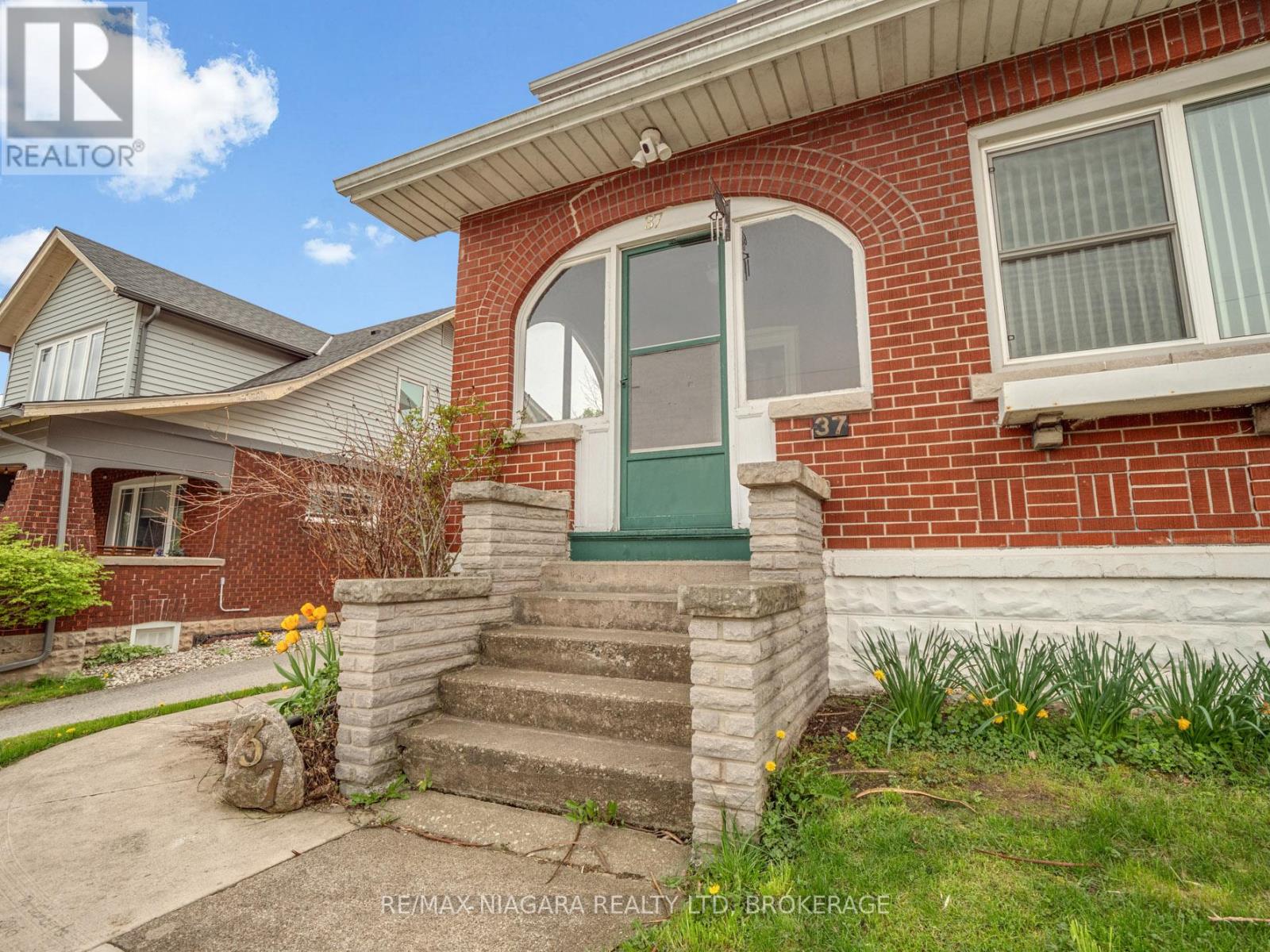 37 Highland Avenue, Fort Erie, Ontario  L2A 2X6 - Photo 3 - X13099208