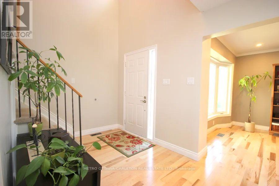 18 Chickasaw Crescent, Ottawa, Ontario  K2M 1M4 - Photo 2 - X13110384