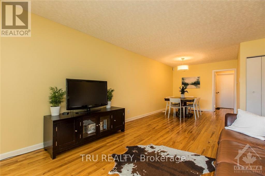 A - 1337 Bloomsbury Crescent, Ottawa, Ontario  K2C 2Y8 - Photo 4 - X13110558